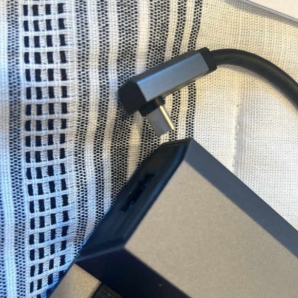 USB-C 6-in-1 Multifunction Adapter - Picture 3 of 4